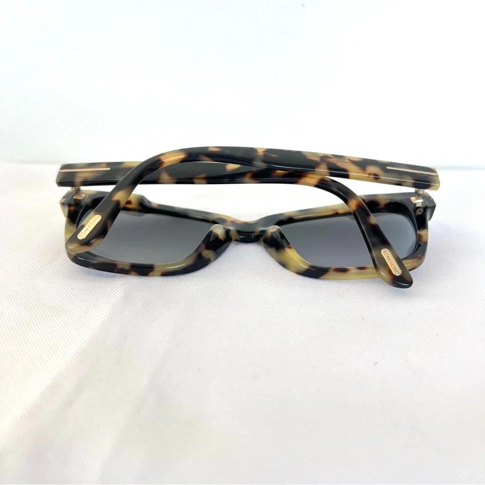 TOM FORD Italy TF614 Lauren-02 Gray Gradient Lenses Tortoise Frame Sunglasses